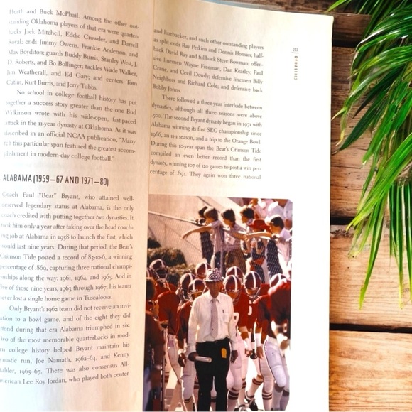 Rites of Autumn: The Story of College Football - Richard Whittingham - Picture 4 of 8